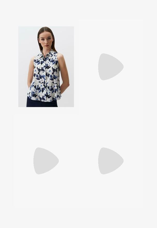 Bluzka bez rękawów z lekkiego materiału, z kwiatowym wzorem w kolorze niebieskim, granatowym i białym. Zapięcie na guziki z kołnierzykiem w kształcie klapy.; Ciemnobrązowe spodnie typu wide-leg z elastycznym pasem i regulowanym sznurkiem. Wykonane z miękkiego, lekkiego materiału.; Srebrne syntetyczne sneakersy z granatowymi paskami, okrągłym noskiem, białym wykończeniem i gumową podeszwą. Posiadają fakturowaną cholewkę i sznurowane zamknięcie.; Wykonana z plecionej słomy koszyk o rozszerzającym się kształcie, z czarną skórzaną podstawą i uchwytami. Teksturowane naturalne włókna z gładkimi czarnymi akcentami.