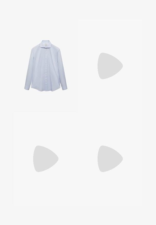 Svetle modrá košile s dlouhým rukávem a bílými vertikálními pruhy, s límečkem na knoflíky a předními knoflíky. Hladká tkanina se strukturovaným střihem.; Černé zakázkově šité kalhoty s rovnými nohavicemi, s jedním knoflíkovým zapínáním, poutky na opasek a předními záhyby. Vyrobené z hladkého materiálu.; Semišové loafery v béžové barvě s mírným leskem, s kulatou špičkou, snadným obouváním a nízkým hnědým podpatkem. Jemné detaily šití.; Černé sluneční brýle s obdélníkovým tvarem, tmavými skly, stříbrnými akcenty na spáncích a matným povrchem rámu.