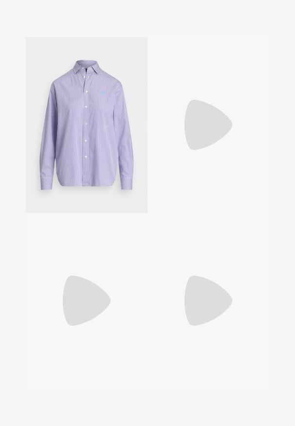 Lila und weiße gestreifte Langarmbluse, Knopfverschluss auf der Vorderseite, weicher Stoff, spitzes Kragen, mit kleinem blauen Logo auf der Brust.; Polo Ralph Lauren RELAXED TAPERED JEAN - Jeans Relaxed Fit - blue denim; Polo Ralph Lauren CALFSKIN PENNY LOAFER - Slipper - black; Schwarze Leder-Halbmondtasche mit einem goldenen Hardware-Akzent und einem Reißverschluss. Über einem grauen Pullover quer über den Körper getragen.