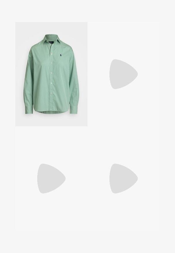 Polo Ralph Lauren RELAXED FIT STRIPED COTTON SHIRT - Blusa com botões - green/white; Jeans de perna larga em denim off-white. Design de cintura alta com fecho de botão, dois bolsos frontais e detalhes de costura em contraste.; Sapatilhas bez em camurça com uma tira texturizada em creme, apresentando uma sola castanha robusta com padrões semelhantes a dentes. Detalhe em dourado na fivela.; Bolsa crossbody de couro texturizado castanho com alça de corrente dourada e fecho com aba. A parte da frente apresenta detalhe do logótipo e um bolso sob a aba.