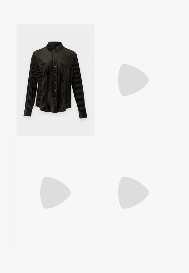 Camisa preta às riscas, com botões, colarinho, mangas longas e um bolso. Feita de um tecido suave com um padrão texturizado em nervuras verticais.; Calças de yoga pretas em tecido elástico, apresentando uma cintura larga e um pequeno logótipo perto do quadril. Textura suave, sem padrões.; Ténis Nike P-6000 com um cabedal em malha cinza claro, detalhes em preto e uma sola de borracha preta durável. Apresenta um design intrincado e um sistema de atacadores.; Even&Odd Mala de mão - black