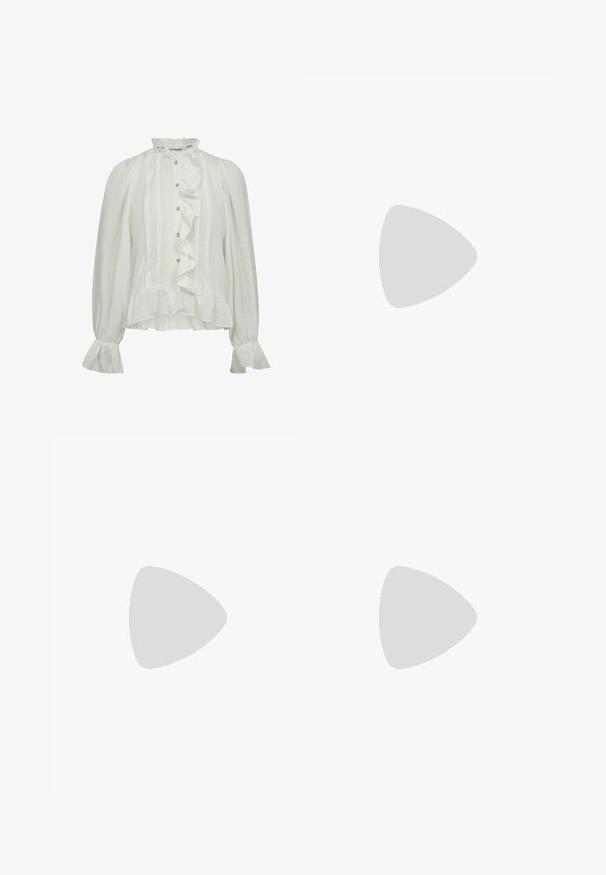 Bluză albă cu mâneci lungi, cu un detaliu volanat în față, guler înalt, închidere cu nasturi și manșete evazate. Fabricată dintr-un material texturat cu dungi verticale.; Pantaloni tăiați de culoare verde măslin, cu picior drept, închidere cu un singur nasture și două pliseuri în față, având o textură netedă, țesută.; Loaferi din suede maron cu un picior puțin ridicat, o textură fină, detalii de cusătură pe față și un design cu vârf rotunjit.; Geantă de mână din piele crem, cu o formă de semilună, accesorii aurii, accente negre și o curea detașabilă. Are un detaliu cu lanț și eticheta.