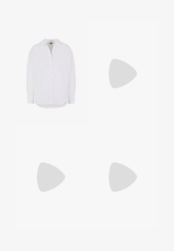 Langærmet hvid skjorte lavet af bomuld med knaplukning fortil, klassisk krave og afrundet kant, der har en afslappet pasform og ingen mønstre.; Sorte polyester culotte bukser med elastisk talje, to forpiber og en løs silhuet. Ingen synlige mønstre eller hardware detaljer.; Sorte patenterede hælsandaler med firkantet tå, ankelremme og sølvspænder. Har en chunky blokHæl for stabilitet.; Sort læder hobo taske med en glat overflade, buet form og en enkelt justerbar rem; har en bred åbning øverst.
