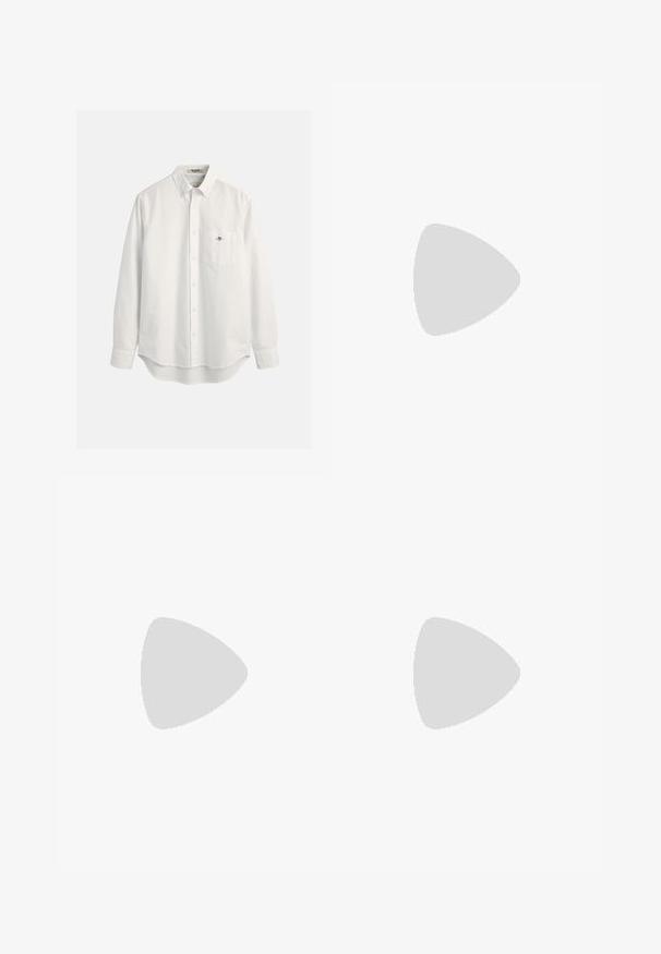 Witte lange mouwen overhemd met knopen, gemaakt van katoen, met een spitse kraag, een enkele borstzak en een gebogen zoom.; Witte katoenen tanktop met een ronde halslijn, brede schouderbanden en een rechte zoom, met een gladde textuur en zonder zichtbare patronen.; Donkerdenimbroek met een losse pasvorm, featuring een hoge taille, plooien, een sluiting met een knoop aan de voorkant en gouden contrasterende stiksels.; Grijze en beige sport schoen met mesh panelen, gestippeld textuur en zilveren accenten. Heeft een gevoerde zool en vetersluiting.; Zwarte rechthoekige zonnebril met groene lenzen, matte afwerking, subtiele hardwareaccenten en een gegraveerd logo op de slaap.