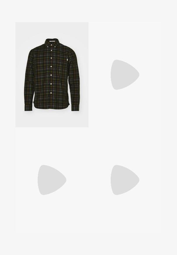 Camisa de botão de manga longa em padrão de xadrez preto com detalhes em verde, azul e laranja. Apresenta um colarinho clássico e bolso no peito. Tecido de algodão.; Camisola de mangas longas cinza em um tecido suave e leve, com um clássico decote redondo e um design simples e sem adornos.; Jeans de perna larga em lavagens escuras, feitos de denim, com fecho de botão, design de cinco bolsos e desbotamento subtil em toda a peça.; Sapato de pele preta com atacadores, bico arredondado, sola de borracha texturizada e costura amarela à volta da base. Design plano e acabamento liso.