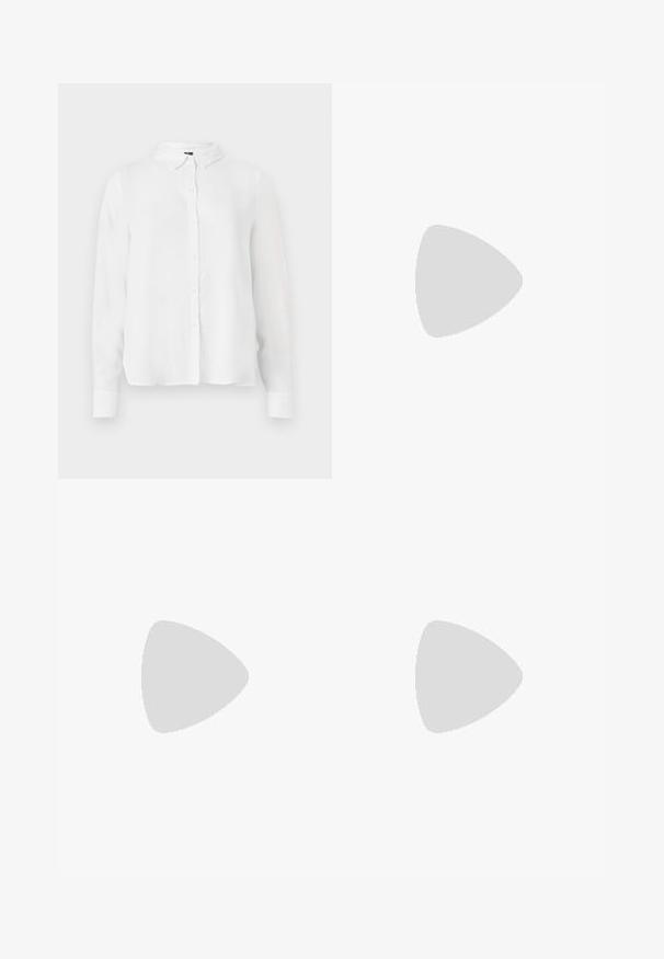 Camisa branca de mangas longas com frente abotoada, gola clássica e tecido suave com um corte ligeiramente solto.; Calças pretas com um design de perna reta, apresentando bolsos laterais e uma textura de tecido suave. Detalhes mínimos, cós limpo.; Botim de tornozelo em pele sintética preta com bico apontado e salto bloco de altura média. Textura suave e design minimalista.; Bolsa tote preta em couro com duas alças longas, textura suave e forma estruturada. Apresenta um bolso frontal para armazenamento adicional.