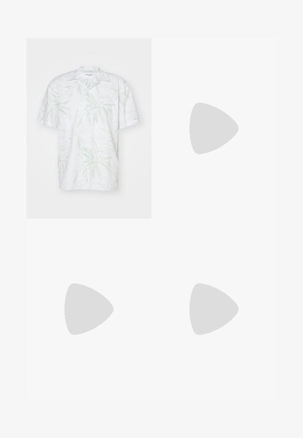 Selected Homme SLHRELAXSUN SHIRT RESORT - Marškiniai - bok choy aop:leaves aop; Šviesiai žali krovinių kelnės su tiesiu kirpimu, turinčios šonines kišenes ir lygią audinio tekstūrą. Pateiktas vaizdas iš nugaros.; Juodi odiniai loaferiai su apvalia nosimi, su siuvinėtu dizainu, žemu platformos padu ir tekstūruotu, sukibimo raštu padu.; Juodos saulės akinių su stačiakampiu rėmeliu, tamsiais lęšiais, sidabrinėmis detalėmis šventrajose ir matinio paviršiaus rėmeliu.