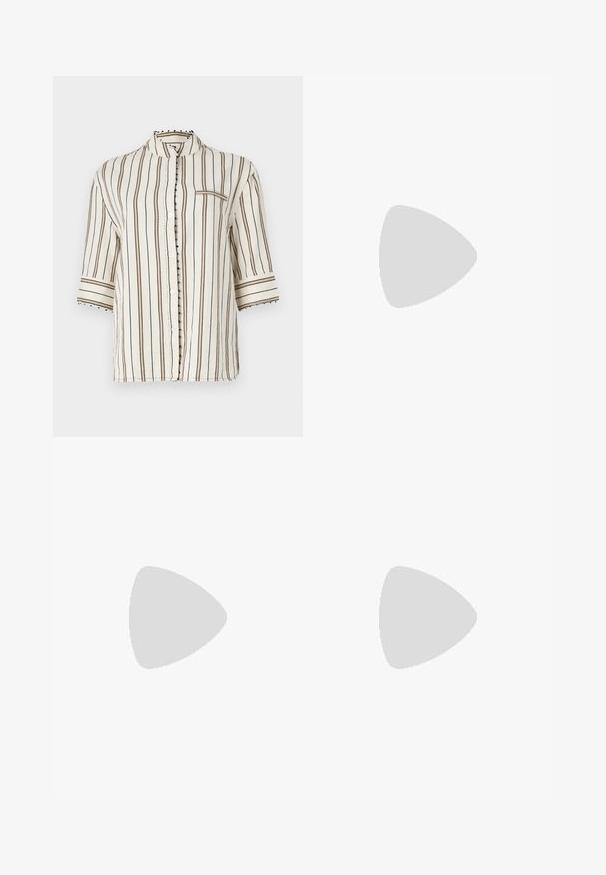 Camisa ligera de color crema con rayas verticales marrones, cuello mandarín, mangas cortas y acentos decorativos de botones a lo largo de la tapeta.; Jeans de pierna ancha azul de mezclilla con cintura alta, bolsillos frontales y costuras en contraste. La tela tiene una textura suave.; Zapato de mujer estilo slingback con estampado de leopardo, tacón bajo y hebilla dorada en la correa lateral, mostrado en perfil lateral sobre un fondo liso.; Bolso de hombro de cuero marrón con forma curva, textura suave y una única correa delgada. Presenta una costura sutil y un pequeño detalle del logo.