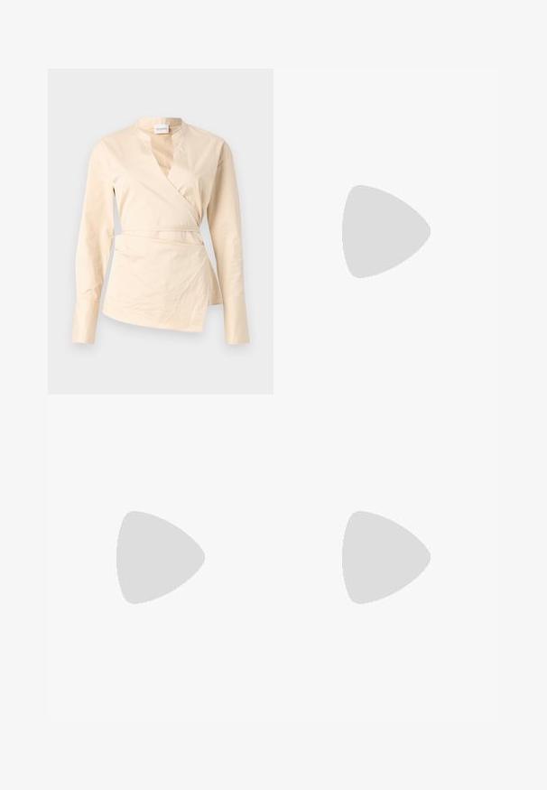 CLOSED Bluse - beige; Schwarze, weit geschnittene Hose aus dehnbarem Stoff, mit hohem Bund und ausgestellten Säumen sowie seitlichen Schlitzen für zusätzliche Bewegungsfreiheit.; adidas Originals CAMPUS 00S W - Skateschuh - crystal white/core black/off white; Schildpatt-Sonnenbrille mit einem runden, klobigen Rahmen und braunen Gläsern. Verfügt über dezente Muster und gerade, zulaufende Bügel.