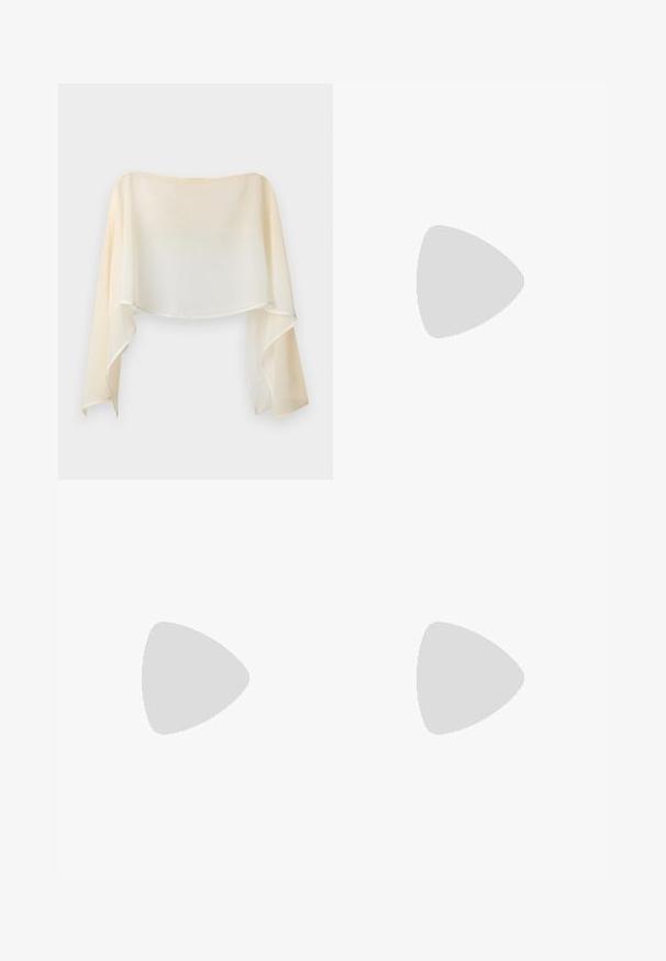 MAX&Co. NEWCIOE - Bluse - off white; Beige Leinenbermudas mit weitem Bein, versehen mit Vorderfalten und glattem Bund. Der Stoff hat eine leicht strukturierte Oberfläche.; Schwarze Absatzmules mit einer breiten, offenen Zehenpartie und einem geschwungenen Oberteil. Hergestellt aus strukturiertem Stoff, mit einem schlanken Absatz und einer glatten Sohle.; Beige Stofftasche mit einzigartiger dreieckiger Form, breiten Schulterriemen und sichtbaren Nahtdetails für zusätzliche Stabilität.