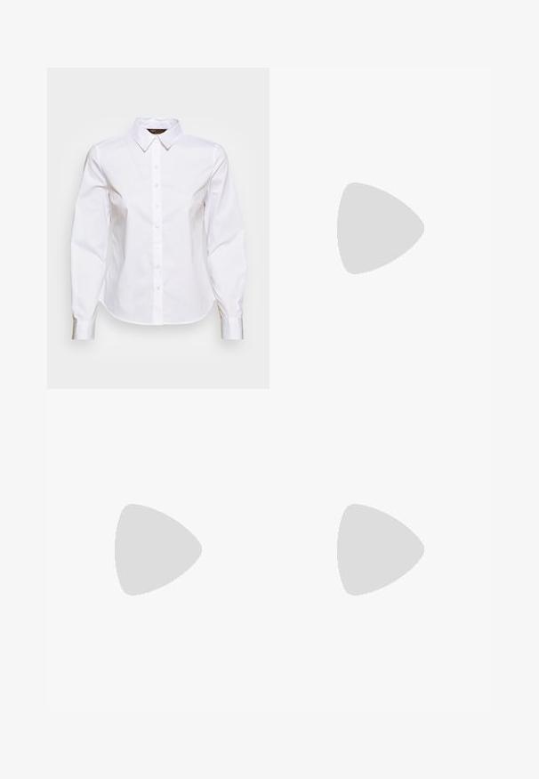 Witte lange mouw shirt met een kraag, sluiting aan de voorkant met knopen en een slanke pasvorm. Materiaal lijkt glad en licht van gewicht.; Zwarte denim broek met een rechte snit, vijf zakken, metalen knoop en klinknagels, gladde textuur en dubbele stiknaad aan de onderkant.; Witte platform sneakers met een gladde leertextuur, geperforeerde details en platte veters; voorzien van een dikke witte rubberen zool.; Beige stoffen zakje met een afgeronde vorm, voorzien van een platte bovenkant en subtiele naaddetails. Inclusief een minimalistisch logo en een zijstrap.