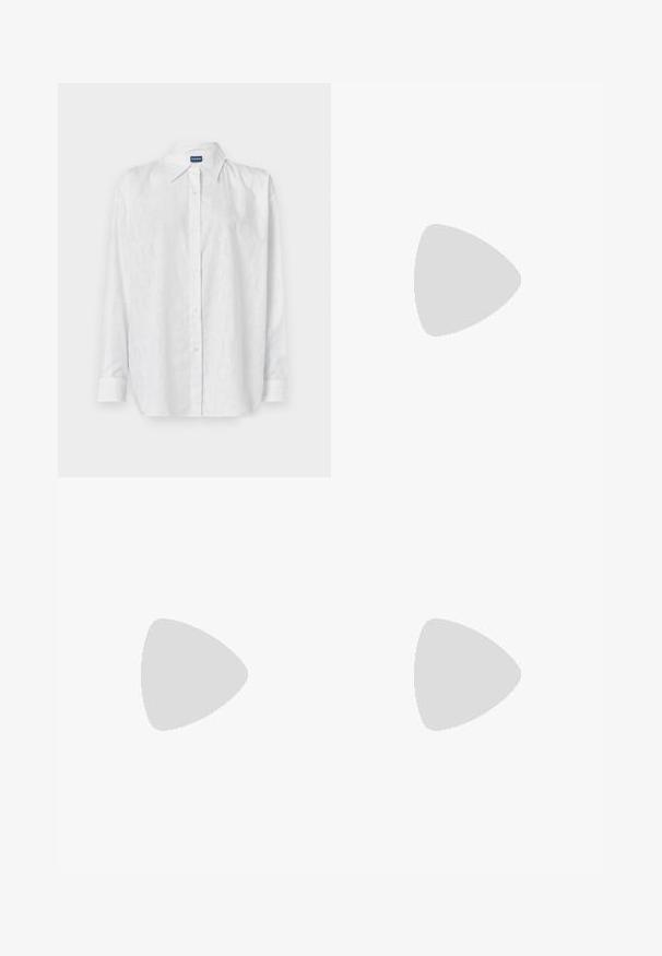 Valkoinen nappikauluspaita, jossa on hienovarainen tonaalinen logokuvio, pitkät hihat ja klassinen kaulus. Valmistettu sileästä, kevyestä materiaalista.; Mustat housut suoran istuvuuden kanssa, joissa on kaksinkertaiset laskokset, sileä pinta ja klassinen vyötärönauhan muotoilu. Ei näkyviä metalliosia tai koristeita.; Punttiput punttihong merah dengan desain ujung runcing dan hak hitam yang ramping. Tekstur halus dengan siluet yang elegan.; Mustankasesta olkalaukusta, jossa on kaareva muoto, vetoketjukiinnitys ja säädettävä olkahihna. Etupuolella on kohokuvioitu brändilogon.