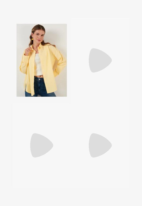 LELA LOOSE FIT - Bluza s gumbima - yellow; Nabran lagani sivi top s dekolteom s tankim podesivim trakama, napravljen od mekog materijala, s opuštenim krojem i glatkom teksturom.; Smeđe kožne sandale na klizanje s ukriženim trakama, ravnim potplatom i glatkom površinom. Jednostavan dizajn bez ukrasa ili uzoraka.; Našminkane sunčane naočale od kornjačevine s geometrijskim dizajnom, žutim staklima i metalnim detaljima na drškama. Širok okvir i mat tekstura.; Smeđa kožna torba preko ramena s uzorkom loga, zlatna lanac trakica, zatvaranje na patentni zatvarač i zlatni metalni detalji. Kompaktna i pravokutna forma.