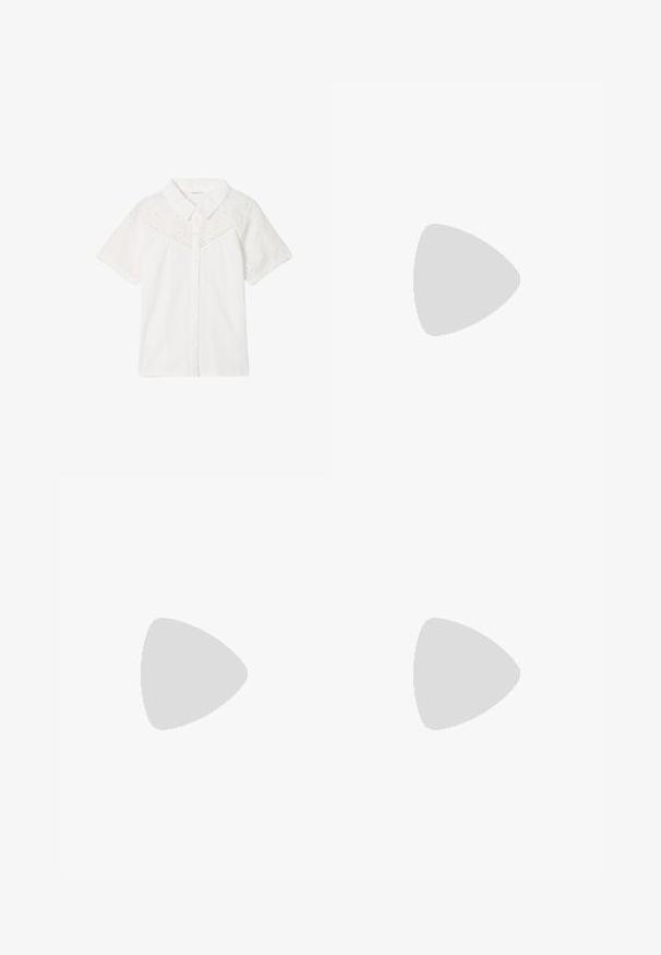 Witte shirt met korte mouwen en een gestructureerd lichaam, geborduurde oogjespatronen op de schouders en een puntkraag. Sluit met knopen aan de voorkant.; Crème brede broek met een tailored ontwerp, voorzien van twee voorzakken en een enkele sluiting met een knop aan de voorkant, gemaakt van een gladde stof.; Puntige slingback hak in een glad, glanzend beige materiaal. Bevat een gebogen uitsnijdontwerp en een slanke stiletto hak. Zilveren gesp detail.; COACH BROOKLYN SHOULDER BAG 23 - Handtas - maple