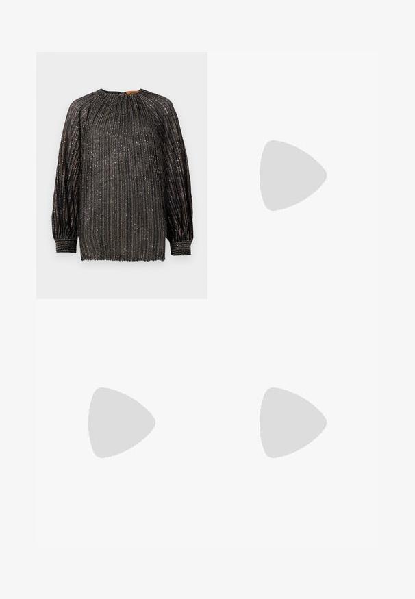 Fekete, redőzött blúz fényes szálakkal, hosszú ujjakkal, magas nyakkivágással és elasztikus mandzsettával. Vertikális csíkokkal és texturált felülettel rendelkezik.; Sötétbarna, bő szárú nadrág magas derékkal, tisztán vasalt redőkkel, sima textúrával és testhez simuló fazonnal.; Paul Smith AMIRA - Klasszikus sarkú cipők - black; Fekete bőr keresztbody táska két elülső zsebbel, arany csattokkal, cipzáras záródással és vékony pánttal. Textúrált felület és kompakt téglalap alak.