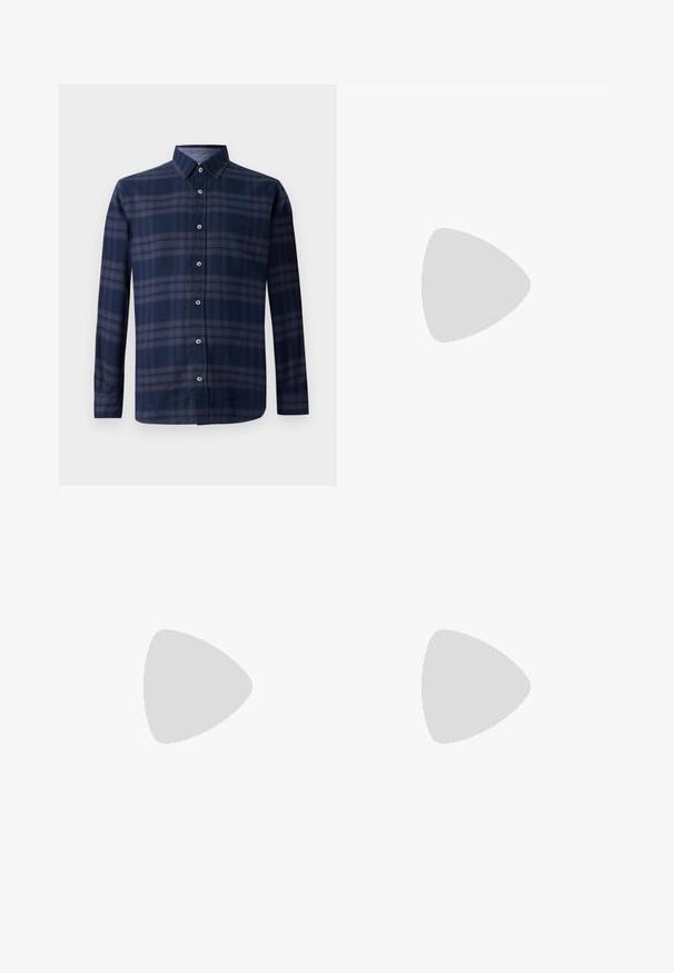 Camisa de cuadros azul marino de manga larga con frente abotonado y cuello puntiagudo, exhibida sobre un fondo blanco.; Camiseta polo blanca con cuello negro con ribete naranja, mangas cortas y un pequeño logo en el pecho. Fabricada en una mezcla de algodón transpirable.; Pantalones azul marino hechos de un tejido texturizado, con un diseño de pierna recta, bolsillos frontales y una cinturilla con cordón.; Zapatillas blancas tipo slip-on con una superficie texturizada, suela gruesa y diseño minimalista. Presenta el logo de la marca en un lado.