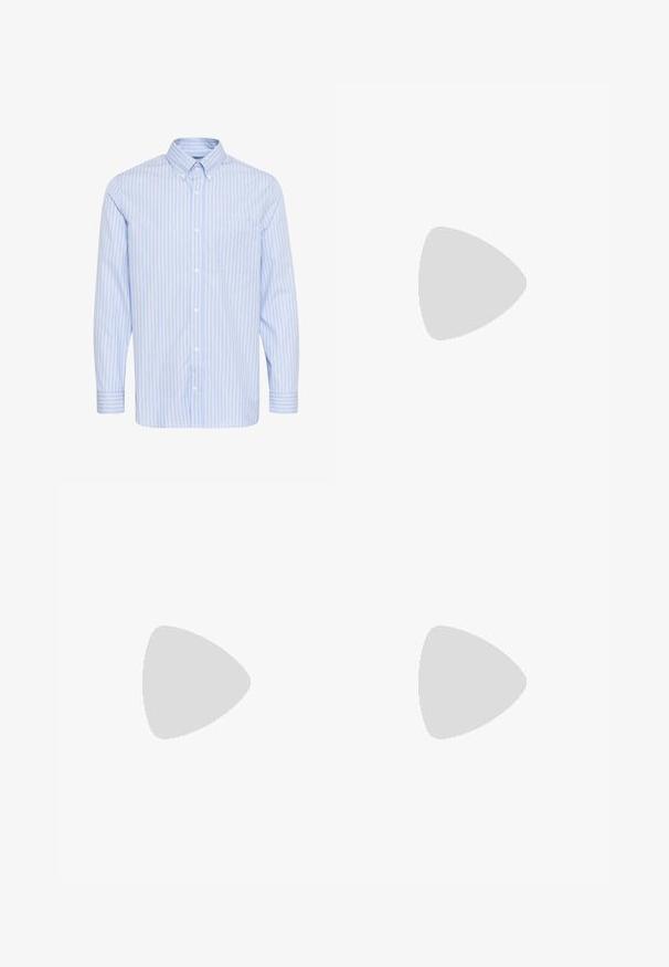 Svetlo modra srajca z dolgimi rokavi in gumbom, z belimi navpičnimi črtami in enim žepom na prsih. Ima klasičen ovratnik in gumbaste manšete.; Črna dolga majica s kratkimi rokavi henley iz mehkega blaga, ki ima gumbasto zaponko, okroglo ovratnico in oprijete rokave.; Črne hlače z ravnim krojem, narejene iz gladkega materiala. Imajo sprednje gube in enojno zaponko na pasu.; Mango Elegantni čevlji brez vezalk - black