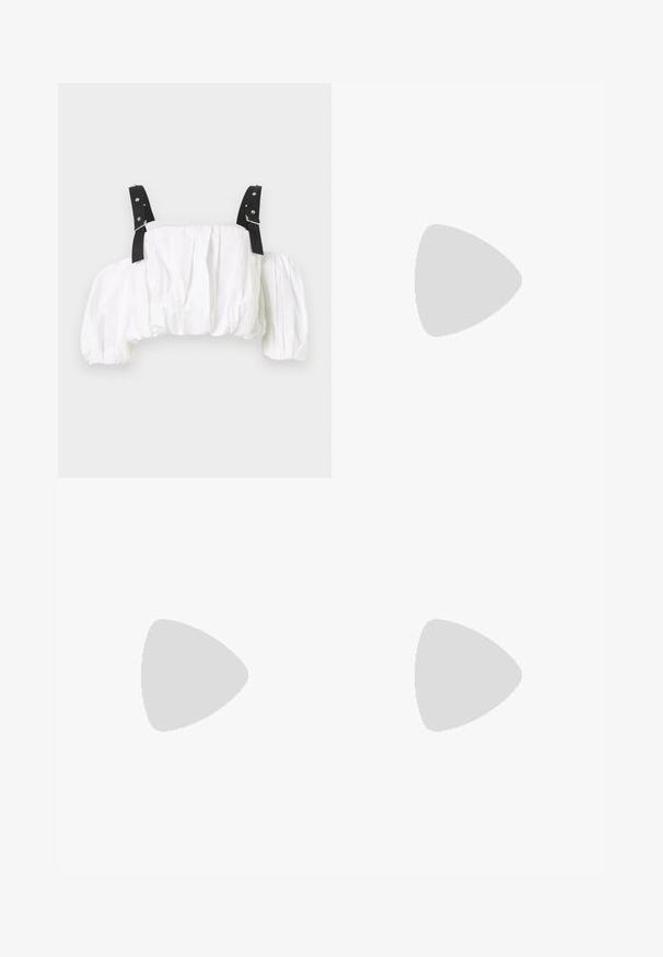 Top corto bianco realizzato in tessuto testurizzato, con maniche a sbuffo arricciate e spalline nere con accessori in metallo argentato.; Di colore bianco, questa gonna presenta una vita elastica, una forma voluminosa e una texture arricciata all'orlo, creando un effetto palloncino.; Scarpa nera in pelle con tacco alto, punta affusolata, cinturino alla caviglia e tacco sottile. Texture liscia con un accento dorato alla base del tacco.; Borsa a tracolla in pelle nera con un design geometrico, base piatta e una corta tracolla. Presenta un piccolo dettaglio in metallo dorato.