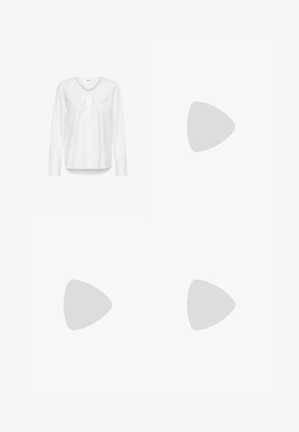 Camicia bianca con colletto grande e arrotondato e maniche lunghe. Realizzata in un tessuto liscio con una vestibilità leggermente rilassata e orlo curvo.; Jeans neri a gamba larga in denim. Caratterizzati da cinque tasche, una chiusura con zip e bottone, e un leggero sbiadimento sulla parte frontale.; Sneaker in suede nera con strisce bianche, suola in gomma e un accento argentato lucido sul tallone. Presenta un design classico a bassa punta.; Sciarpa di lana a quadri con tonalità di marrone, crema e giallo, con bordi fringed e una consistenza morbida. Forma rettangolare, motivo a scacchi.; Tory Burch KIRA CHEVRON CONVERTIBLE SHOULDER - Borsa a tracolla - black