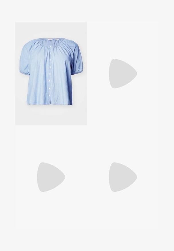 Levi's® Plus LEANNE jasnoniebieski denim; Jeans o szerokich nogawkach w czarnym denienie z zamkiem błyskawicznym z przodu, pięcioma kieszeniami i subtelnymi detalami przeszycia. Gładka tekstura i swobodny styl.; Czarne skórzane sneakersy z białymi paskami, okrągły czubek, białe sznurowadła i gumowa podeszwa. Podkreślone wyściełanym kołnierzem i detalami z logo.; Duża beżowa torba płócienna z brązowymi skórzanymi uchwytami, charakteryzująca się minimalistycznym wzornictwem oraz widocznymi szwami.