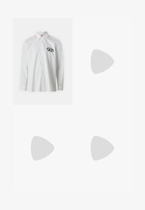 Chemise blanche à manches longues en coton, dotée d'un col boutonné et d'un logo noir brodé sur la zone gauche de la poitrine.; Jeans en denim bleu clair avec une coupe ample et décontractée. Comprend cinq poches, une fermeture à bouton et des détails cousus. Texture décolorée et jambes droites.; Tongs blanches avec une semelle texturée, des brides fines et une ligne décorative multicolore sur la semelle. Présente un logo sur la bride.; Lunettes de soleil écaille de tortue avec des verres foncés, forme inspirée des aviateurs, accents métalliques fins sur les branches et finition polie.