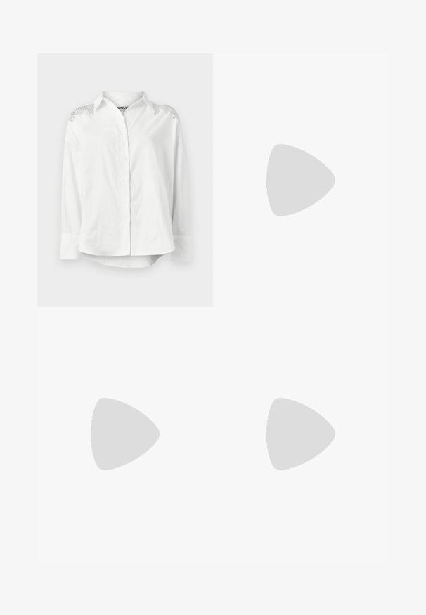 Camicia bianca con colletto strutturato, maniche lunghe e dettagli decorativi sulle spalle. Presenta una vestibilità rilassata e una texture liscia.; Jeans in denim a gamba larga di colore blu scuro. Presentano un classico design a cinque tasche, chiusura con bottone e cuciture a contrasto. Texture liscia.; Pump in pelle nera con punta affusolata, cinturino alla caviglia e tacco spesso. Texture piatta, design elegante ed estetica minimalista.; Borsa tote in pelle nera con texture liscia, forma rettangolare e due manici lunghi. Nessun hardware o decorazione visibile.