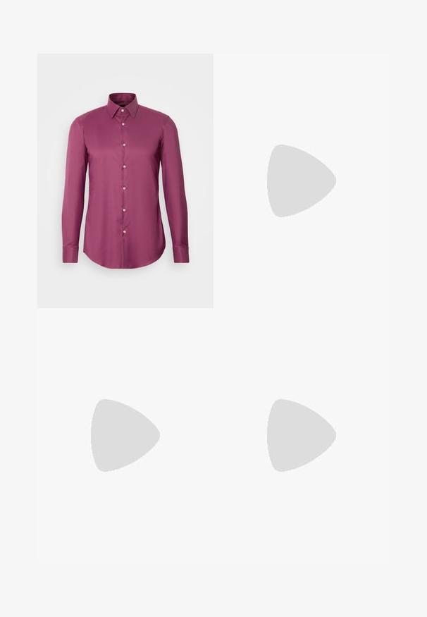 BOSS HANK KENT - Ing - dark pink; Fekete, egyenes szabású, szabott nadrág sima anyagból. Övhurkokkal és redőzéssel a elülső részen.; Fehér bőr sportcipő sima felülettel, kerek orral, lapos fűzőkkel és textúrált talppal. Szürke velúr díszítés a saroknál.; Átlátszó műanyag napszemüveg téglalap alakú barna lencsékkel, vékony, átlátszó karokkal és fém díszítésekkel a halántéknál.