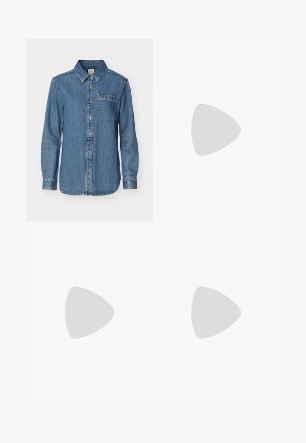 Lee ALL PURPOSE SHIRT - Skjortebluser - by the pool; Tre tank toppe i mintgrøn, sort og beige; lavet af ribbet stof med rund hals og uden ærmer. Mærket er synligt.; Lyseblå vidde jeans med en falmet finish, fem lommer og en knap lukning. Stoffet er denim med klassiske syninger og en afslappet pasform.; Hvide og sølvfarvede mesh sneakers med grønne accenter, båret med løse blå jeans, stående på et grønt tæppe.