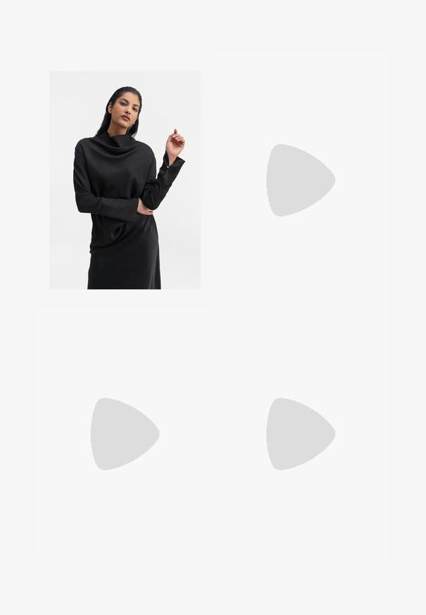 Sort bluse med hætte og lange ærmer, glat tekstur og afslappet pasform. Har en subtil drapering og detaljer med lag på ærmerne.; Sorte brede bukser lavet af et glat stof, med en tætsiddende talje og subtile frontfolder for ekstra tekstur.; Sorte patentlæder slingback-pumper med spids tå, åbne sideudskæringer, slank hæl og justerbar ankelrem.; Zign MURREN LEATHER - Håndtasker - dark red
