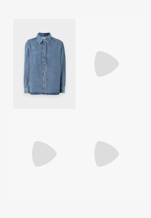 Denimska srajca v svetlo modri barvi z dolgimi rokavi, zapiranje spredaj s češlji, usnjeni ovratnik in sproščen kroj. Mehka tekstura z minimalnimi detajli šivanja.; Klasične modre jeans hlače s ravnim krojem, petimi žepi in gumbom za zapiranje. Imajo srednje pranje in trdno teksturo.; Bela usnjena tenisača z bež semiš poudarki, perforiranim prednjim delom, ravnimi vezalkami in strukturiranim kremnim podplatom. Ima diskretno blagovno znamko na peti.; Črna torbica iz umetnega usnja s krokodilovo teksturo, z zvitim vrhom in zmečkano naramico. Zdi se mehka in kompaktna v oblikovanju.
