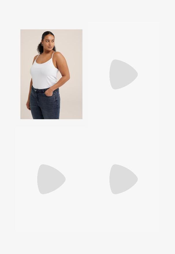 Haut sans manches blanc avec de fines bretelles, en tissu doux. Associé à un jean taille haute en denim foncé avec des poches avant et une coupe ajustée.; Jeans en denim bleu évasés avec une finition de lavage moyen, dotés de cinq poches, d'une fermeture à bouton à l'avant et de détails brodés le long des coutures.; Sandales à talons hauts sculpturaux blancs avec un design ondulé, une texture lisse et un talon épais en forme de main.; Sac à épaule en cuir marron avec une forme courbée, présentant un détail de boucle proéminent, des coutures contrastantes et une seule bandoulière.; Boucles d'oreilles en or avec un design en forme de boucle ouverte et élancée. Texture lisse avec une finition polie, sans embellissements ni motifs.