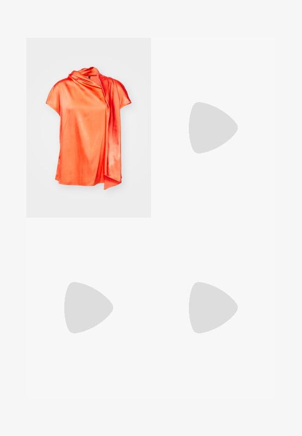 Marc Cain Bluză - bright tomato; Pantaloni negri tailor-ed cu un design drept, având o textură fină și cute clare pe față. Fără elemente de prindere vizibile.; Pantof cu toc mic, cu vârf ascuțit și slingback, realizat din piele netedă, având un design decupat pe lateral pentru respirabilitate.; Geantă de umăr din piele neagră, cu un design structurat, având o formă tăiată, mânere superioare și accente din aur. Include o curea de umăr ajustabilă.