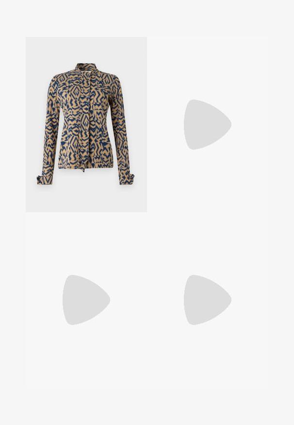Patterned jacket in navy blue and beige, featuring geometric designs. Long sleeves with buttoned cuffs, mandarin collar, and front tie closure.; Blue floral pants featuring a pastel rose pattern. The fabric is smooth with a relaxed fit, wide legs, and an elastic waistband.; Elleme ASYMMETRIC STRAP - Heeled mules - white; Silver-tone hoop earrings with a smooth, curved design and textured surface, featuring a stud post for fastening.