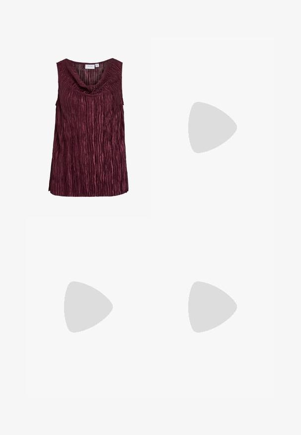 Bordeaux mouwloze top met een gedrapeerde halslijn, voorzien van verticale plooien en een textuur. Gemaakt van een glanzende, lichte stof.; Corduroy flared broeken met verticale strepen in bruin, tan en mosterd. Kenmerkend ontwerp met een hoge taille en vijf zakken.; Zwarte gepatineerde leren Mary Jane-schoen met een puntige neus, verstelbare band en blokhak, met een glanzende afwerking en een minimalistisch ontwerp.; Grijs geribbelde crop top en olijfgroene hoge taille rok. Model houdt een witte schoudertas met uitsparingen vast. Eenvoudig ontwerp, aansluitende silhouet.