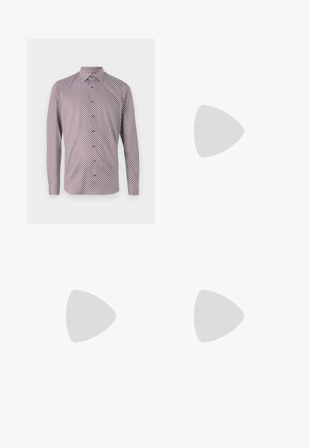 Langærmet skjorte i hvid med et rødt og marineblåt geometrisk mønster. Har en krave, manchetter og en lige snit.; Sæt af fem t-shirts i sort, hvid og marineblå. 100% bomuldsstof, korte ærmer, rund halsudskæring og ensartet overflade uden mønstre.; Grønne mønstrede bukser med et slangeprintdesign i nuancer af brun og orange, lige snit og en glat tekstur.; Sorte læder loafers med en glat finish, rund tå og en lille dekorativ flap. Har en lav stablet hæl og en subtil brandingdetalje.