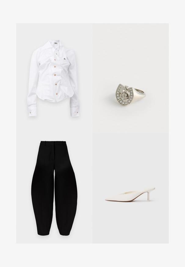Weißes Langarmhemd mit figurnahem Design. Verfügt über einen großen Kragen, eine Frontknopfleiste mit braunen Knöpfen und ein kleines, besticktes Logo.; Schwarze weit geschnittene Hose mit hoher Taille, gefaltetem Vorderteil und schmal zulaufenden Knöcheln. Hergestellt aus glattem Stoff mit matter Oberfläche.; Weißer Mule mit spitzem Zehenbereich und niedrigem Stiletto-Absatz. Hergestellt aus glattem Material mit minimalistischen Design und dezenten, tanfarbenen Sohlenakzenten.; Silberner Ring in Form eines Hufeisens, geschmückt mit kleinen klaren Edelsteinen entlang des äußeren Randes und einem zentralen Design mit einem Kreuz.