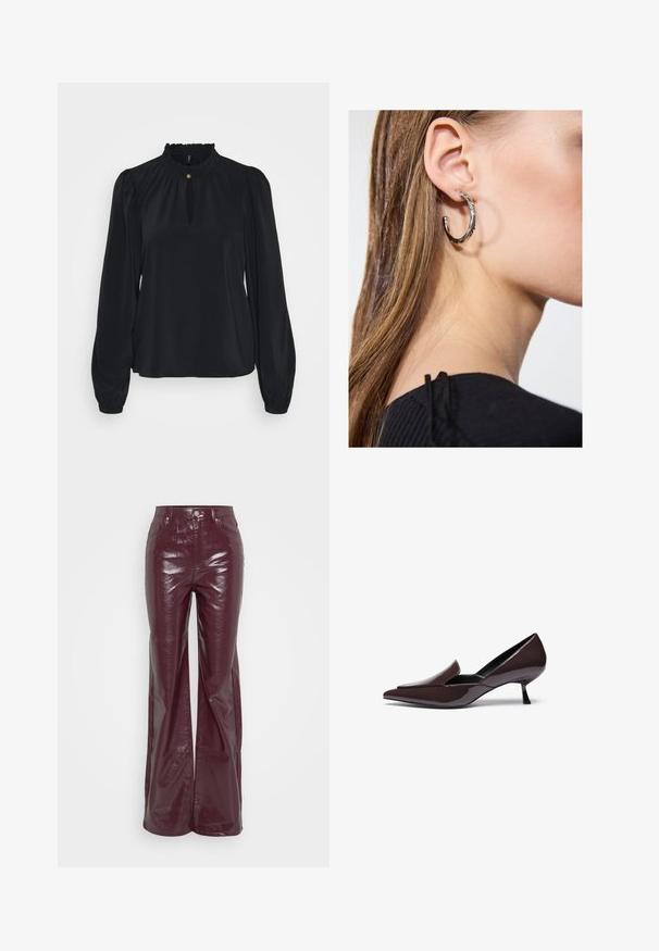 Zwarte blouse van zachte stof met een hoge ruchesneklijn, een sleutelgatopening aan de voorkant en lange pompoenmouwen met aansluitende manchetten.; Hoge taille, bordeaux neplederen broek met uitlopende pijpen, voorknop en zakken, weergegeven op een witte achtergrond.; Spitse pumps in donkerbruin patenten leer met een lage stilettohak en slanke silhouet, met een licht verhoogde vamp.; Zilveren oorbel met een gepolijste afwerking, met kleine gouden accentdetails en een ronde vorm, gedragen op de oorlel.