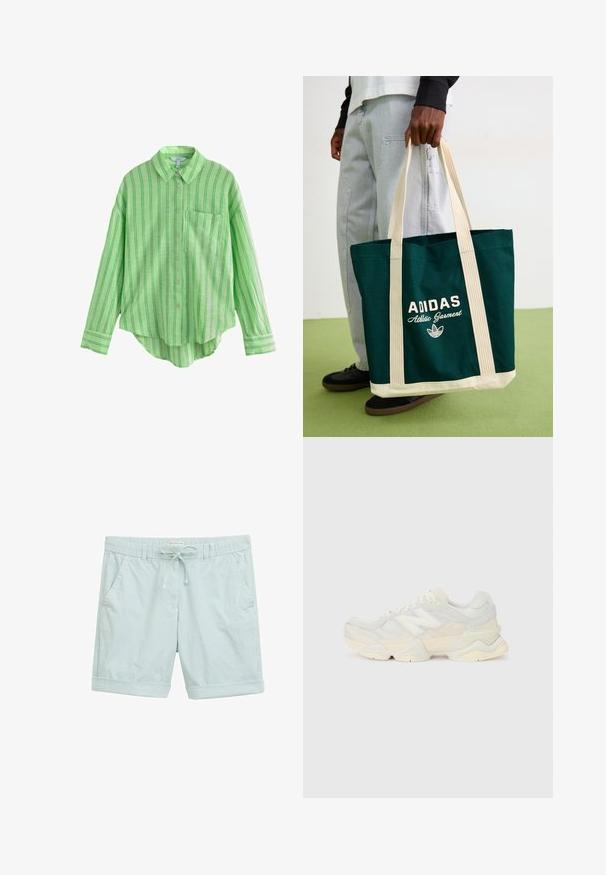 Groen gestreept overhemd met knoopsluiting en een zak, met een comfortabele pasvorm, lange mouwen en een gebogen zoom. Gemaakt van lichte stof.; Crème-kleurig katoenen T-shirt met korte mouwen, voorzien van een gebogen groene tekstafbeelding met de tekst "New Balance Athletics."; Lichtblauwe gestreepte shorts van lichtgewicht stof, met een trekkoord in de taille, omgeslagen manchetten en zijzakken.; Lichte sneaker met een bovenwerk van mesh en suede in zachte crèmekleuren, met een chunky zool en driedimensionale accenten.; Persoon die een donkergroene Adidas-totetas vasthoudt met beige handvatten en bodem, gekleed in lichtgewassen jeans en zwarte schoenen op een groene vloer.