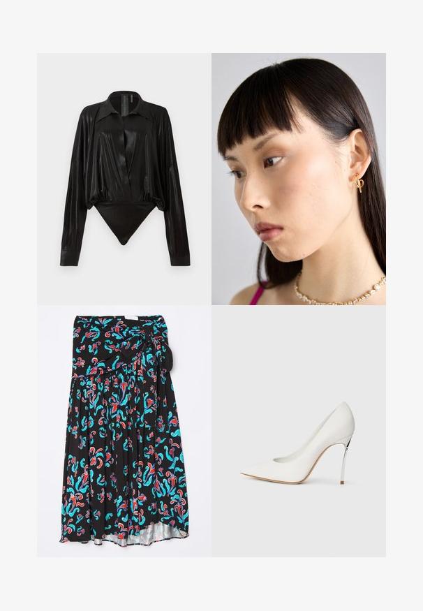 Čierny body s dlhými rukávmi, výstrihom do V a priliehavým strihom. Vyrobené z lesklého, hladkého materiálu so štruktúrovaným golierom a manžetami.; Čierna midi sukňa s farebným kvetinovým vzorom v červenej a tyrkysovej farbe, so stiahnutým pásom a plisovaným dizajnom pre pridanie textúry.; Biele vysoké lodičky s špicatou špičkou, pokryté jemnou trblietavovou textúrou. Strieborný kovový opätok pridáva kontrast. Elegantný dizajn.; Zlatý kruhový náušník nasadený na pravom uchu, s otvoreným dizajnom. Modelka má rovné, tmavé vlasy a minimálny make-up.