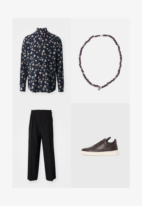 Paul Smith REGULAR FIT SHIRT - Skjorte - black; Sorte plissert bukser med en rett, bred benform. Laget av glatt stoff, med knappelukking og beltehemper.; Mørkebrun strukturert lær sneakers med snøring foran og hvit, rillet gummisåle på en enkel lys bakgrunn.; Flerfarget perlekjede med mørkeblå, røde og gule perler, iblandet sølvdetaljer og en hengende anheng.
