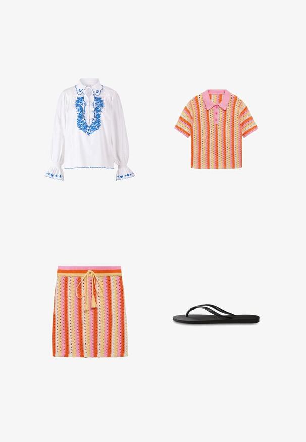Weißes Blusenshirt mit blauer Stickerei am Halsausschnitt und den Ärmeln, mit Krawatten-Detail am Kragen und puffärmel.; Gestricktes Poloshirt mit kurzen Ärmeln und pinkem Kragen, mit mehrfarbigen horizontalen Streifen in Orange, Gelb und Hellrosa. Verfügt über drei Knöpfe.; Strickrock mit gestreiften Mustern in Orange, Rosa, Creme und Gelb, mit einem Kordelzugbund und dekorativen Quasten.; Schwarze Flip-Flops mit einer strukturierten Gummisohle, zwei schlanken Riemen und einem dezenten, geprägten Logo-Detail auf dem Riemen.