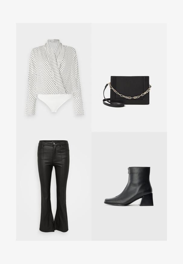 Witte blouse met zwarte stippen, lange mouwen en een gedrapeerd ontwerp. Heeft een witte bodysuit onderkant. Soepele stoffen textuur.; Zwarte flared broek met een glanzende, lederen uitstraling, voorzien van voorzakken, een knoopsluiting en zijsplitten aan de zoom.; Zwarte leren enkellaars met vierkante neus, zijrits en blokhak tegen een effen lichte achtergrond.; Zwarte leren schoudertas met een gladde textuur, rechthoekige vorm en een metallic kettingdetail aan de voorkant. Verstelbare schouderband inbegrepen.