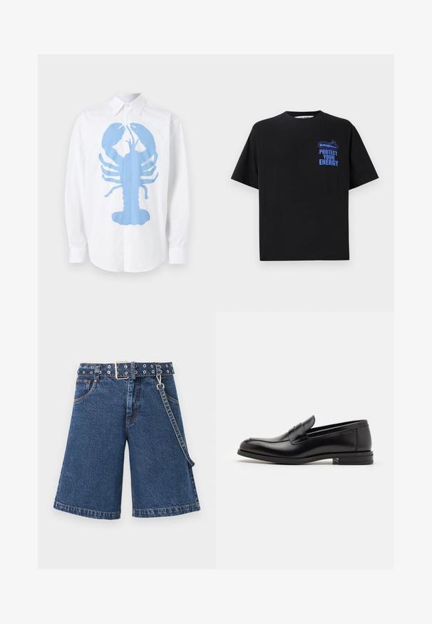 Witte langekluiter shirt met een grote blauwe kreeftafdruk op de voorkant. Het shirt heeft een klassieke kraag en knoopmanchetten.; Zwarte katoenen t-shirt met korte mouwen, met blauwe tekst "BESCHERM JE ENERGIE" en een grafisch ontwerp op de bovenste linkerkant.; Donkerblauwe denim shorts, ruime pasvorm met een ceintuur in de taille met metalen oogjes, afgewerkt met contrasterende stiksels en een zijketting.; Zwarte leren instappers met een gladde textuur, ronde neus en een decoratieve band over de wreef. Lage, gestapelde hak en minimalistisch ontwerp.