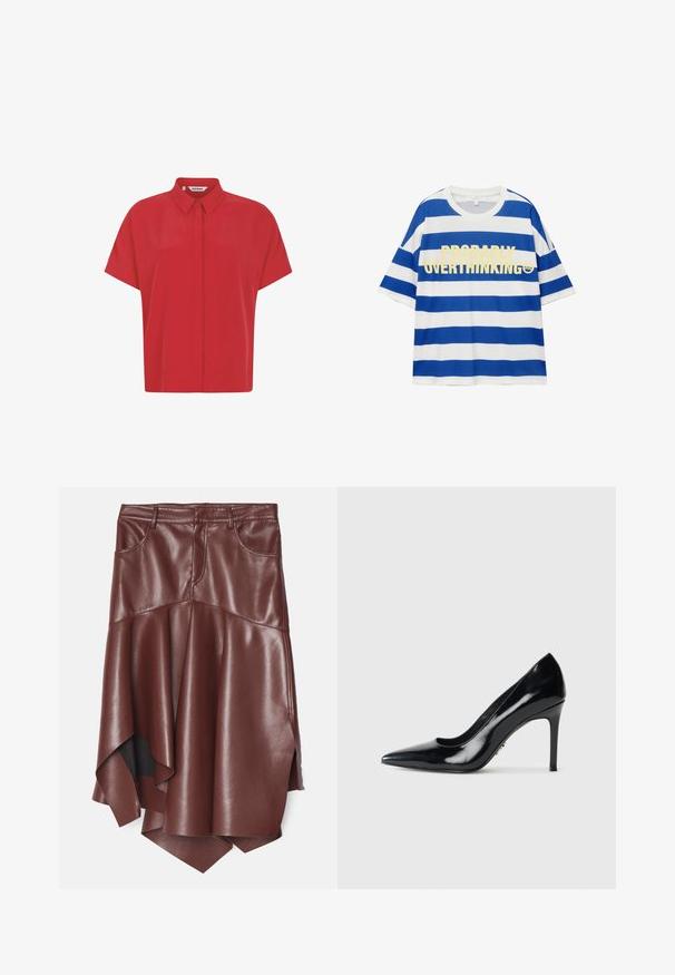 Rotes kurzärmeliges Hemd aus leichtem Stoff, mit einem Button-Down-Kragen und geradem Schnitt. Glatte Textur ohne Muster.; Baumwoll-T-Shirt mit blauen und weißen horizontalen Streifen. Mit fettem gelben Text "Wahrscheinlich überdenke ich es zu viel" und einer Smiley-Grafik. Kurze Ärmel.; Brauner Kunstlederrock mit einem ausgestellten, asymmetrischen Saum, der über zwei Vordertaschen und eine glatte, glänzende Oberfläche verfügt.; Schwarze Lackleder Pumps mit spitzem Zeh und schmalem Stiletto-Absatz auf weißem Hintergrund.