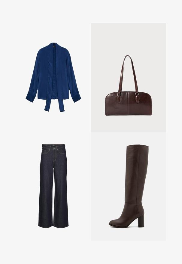 Satin-Kimono-Jacke in Marineblau mit langen Ärmeln, offenem Vorderteil und Bindegurt. Glatte Textur und minimales Design ohne Verzierungen.; Hoch taillierte weite Jeans in dunklem Denim. Mit klassischem Steppdesign, fünf Taschen und einem Knopfverschluss vorne.; Braune Lederstiefel bis zum Knie mit Blockabsatz, glatter Textur, runder Spitze und minimalen Nahtdetails.; Braune Ledertasche mit zwei langen Tragegriffen, einer strukturierten rechteckigen Form, glatter Textur und abgerundeten Kanten. Besitzt Akzentdetails an den Griffen.