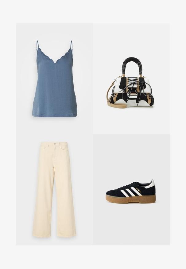 Blauw mouwloos topje met een geschulpte V-hals, gemaakt van lichte stof, met een ontspannen pasvorm en een zoom die onder de taille valt.; Beige wijde jeans gemaakt van katoen. Voorzien van een knoopsluiting, riemlussen en voorzakken met een gladde, zachte textuur.; Zwarte suède sneaker met witte drie strepen en gouden merktekens. Gele zool met gestructureerde grip. Klassiek laag model, afgeronde neus.; Multikleuren handtas met zwart, wit en beige gaas. Voorzien van een textuur handle, vetersluiting en een afneembare schouderband.