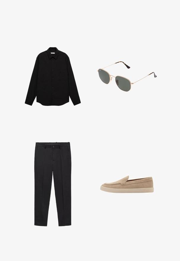 Zwart langemouwen shirt in een gekreukt textuur, met een puntkraag, een knoopsluiting aan de voorkant en een borstzak.; Zwarte op maat gemaakte broeken van glad materiaal, met een vlakke voorkant, riemlussen en zijzakken. Rechlijnen pijpdesign.; Beige nubuck instapper met een ronde neus en gestikte details. Lichtgekleurde rubberen zool met een laag profiel.; Gouden metalen zonnebril met donkergroene lenzen, aviator-stijl, met slanke scharnieren en schildpad-accenten op de uiteinden.