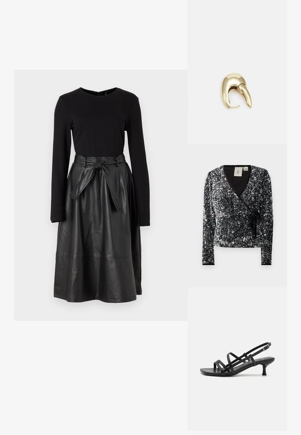Top avvolgente nero con paillettes e maniche lunghe, caratterizzato da una scollatura a V e una vita legata. Il tessuto ha un sottopunto liscio e una texture lucida.; Maglietta nera a maniche lunghe abbinata a una gonna nera in ecopelle, con vita legata e una texture liscia e lucida.; Sandali neri con tacco alto e molteplici cinturini incrociati. Materiale liscio, punta appuntita e tacco sottile. Cinturino alla caviglia regolabile con fibbia.; Orecchino in metallo color oro con un design elegante e curvo. Presenta una forma appuntita distintiva, superficie lucida e chiusura a cerniera.