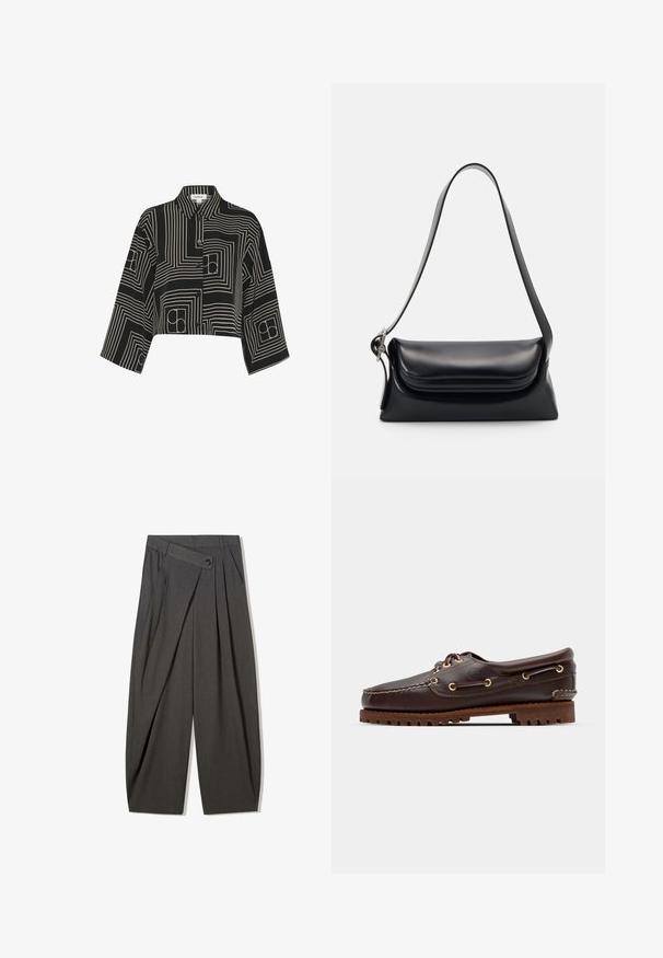 Czarna, krótka koszula z geometrycznym wzorem białych linii, zapinana na guziki, z kołnierzykiem i rękawami o długości trzech kwart.; Szare, plisowane spodnie o wysokim stanie, z zapięciem na guzik i szerokimi nogawkami. Wykonane z gładkiego, tkanych materiału.; Brązowe skórzane buty w stylu boat shoe z złotymi oczkami, okrągłymi sznurowadłami oraz teksturowaną brązową gumową podeszwą. Zawierają przeszycia i wypukłe logo.; Czarna skórzana torebka o zorganizowanym kształcie, gładkiej fakturze i pojedynczym pasku na ramię. Posiada subtelną, zaokrągloną klapkę.