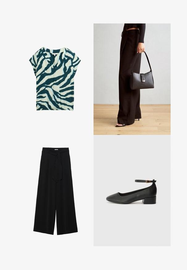 Kurzärmliges Oberteil in Türkis und Creme, mit V-Ausschnitt und Zebramuster. Weicher Stoff mit lockerer Passform und dezentem Glanz.; Schwarze weite Hosen aus strukturiertem Stoff, mit elastischem Bund und einem abnehmbaren Bindegürtel in der Taille für eine verstellbare Passform.; Schwarze Lederpumps mit spitzem Zehenbereich und niedrigem Blockabsatz. Mit einem Knöchelriemen und einer goldfarbenen Schnalle. Glatte Textur.; Schwarze Handtasche mit strukturierter Form, glatter Textur und einem metallischen Verschluss. Kombiniert mit weiten schwarzen Hosen und offenen Sandalen auf einem Holzboden.